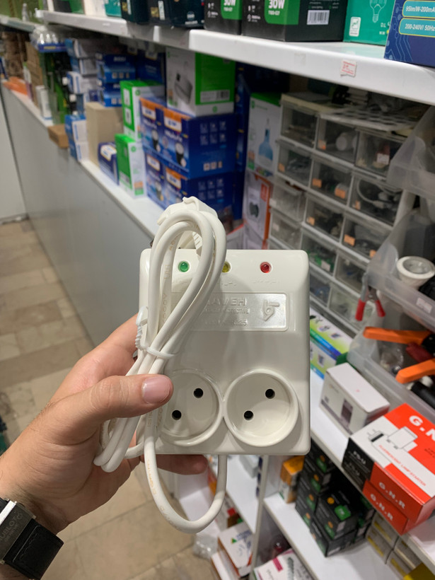 محافظ ولتاژ کاوه مدل KRP225 دو پریز