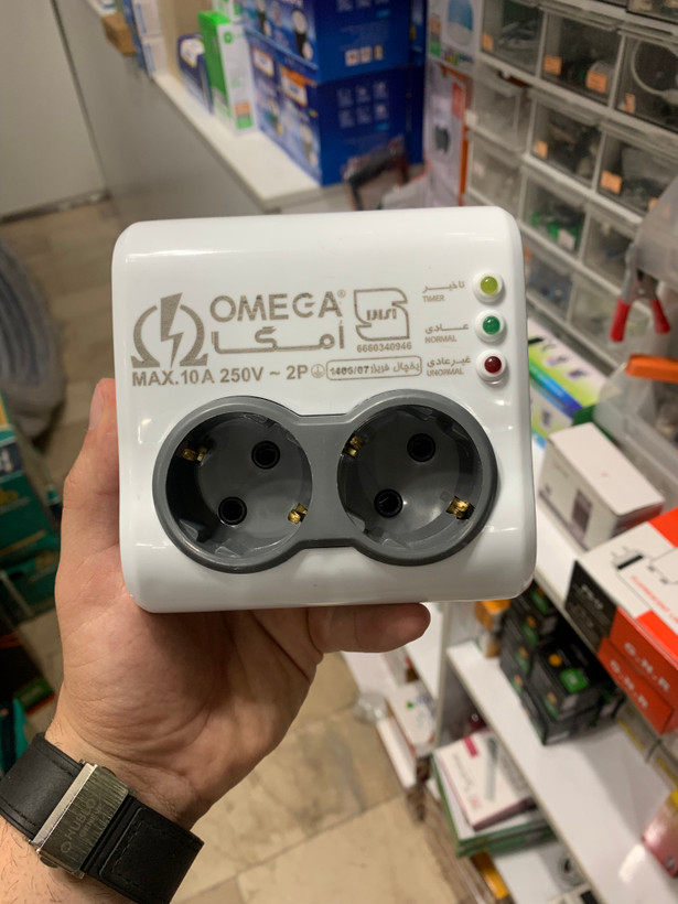 محافظ ولتاژ امگا مدل دو پریز